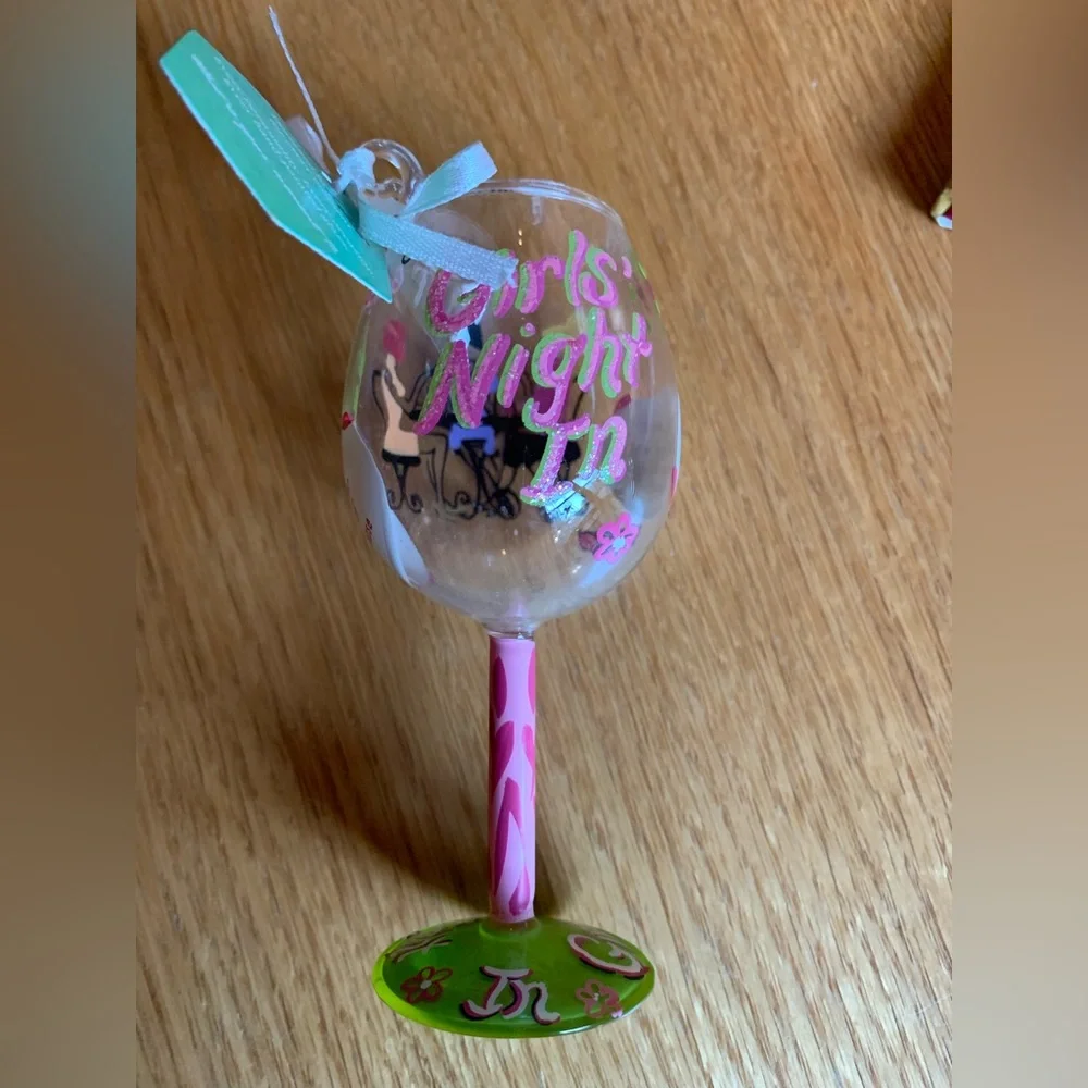 Wine theme items 🍷- Stemless glass, book, ornament, and pineapple wine stopper - Picture 7 of 7